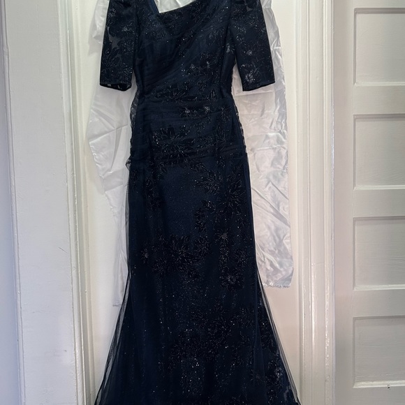 Dark Blue Evening Gown Rickie Freeman Teri Jon size 2 worn once - Picture 4 of 7